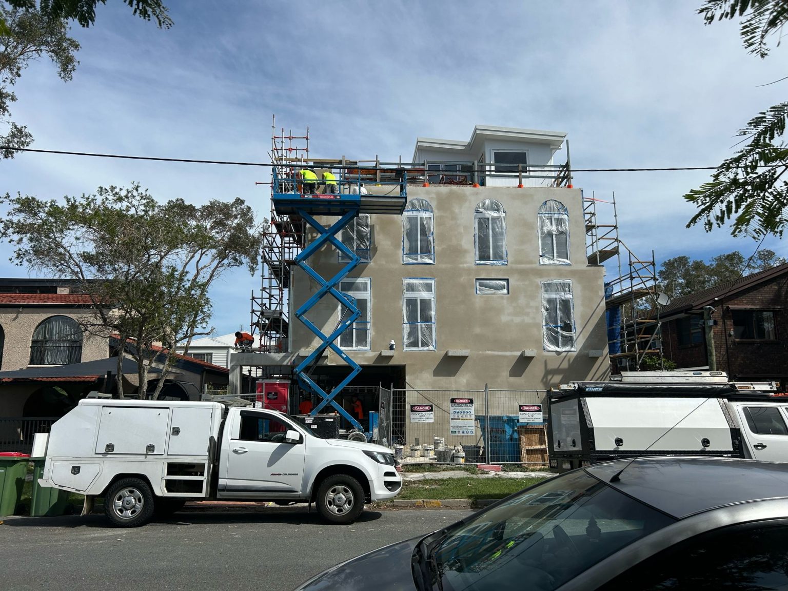 Four Storey Building - SuperHouse